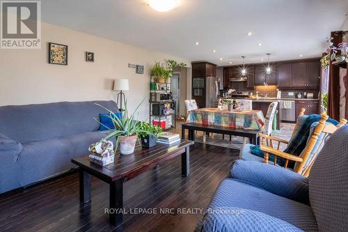 179 Classic Avenue, Welland (773 - Lincoln/Crowland), ON - Indoor Photo Showing Living Room