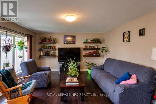 179 Classic Avenue, Welland (773 - Lincoln/Crowland), ON - Indoor Photo Showing Living Room