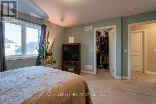 179 Classic Avenue, Welland (773 - Lincoln/Crowland), ON - Indoor Photo Showing Bedroom