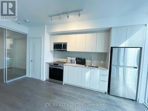 2806 - 357 King Street W, Toronto, ON - Indoor Photo Showing Kitchen