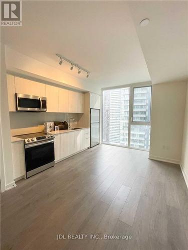 2806 - 357 King Street W, Toronto, ON - Indoor Photo Showing Kitchen