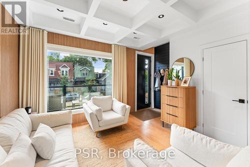 116 Walpole Avenue, Toronto, ON - Indoor Photo Showing Living Room