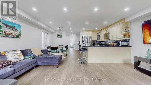 Upper - 102 Bettina Place, Whitby, ON - Indoor Photo Showing Living Room