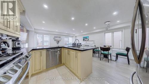 Upper - 102 Bettina Place, Whitby, ON - Indoor Photo Showing Kitchen With Upgraded Kitchen