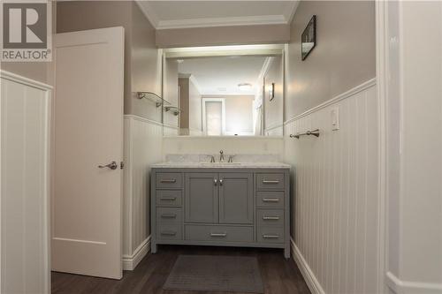 439 Paris Street, Sudbury, ON - Indoor Photo Showing Bathroom