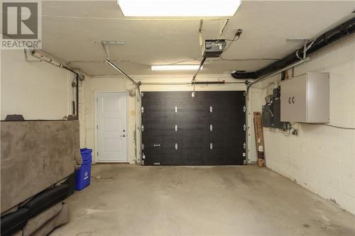 439 Paris Street, Sudbury, ON - Indoor Photo Showing Garage