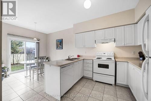 281 Sunny Meadow Boulevard, Brampton (Sandringham-Wellington), ON - Indoor Photo Showing Kitchen With Double Sink