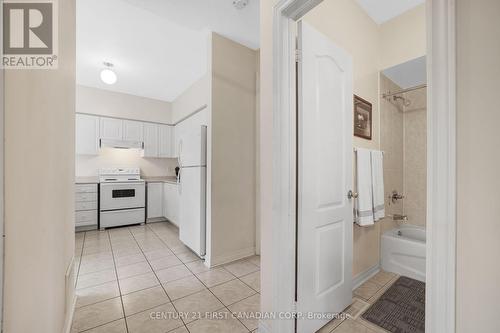 281 Sunny Meadow Boulevard, Brampton (Sandringham-Wellington), ON - Indoor Photo Showing Kitchen