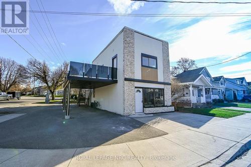 60 Margery Road, Welland (768 - Welland Downtown), ON - Outdoor With Balcony With Facade