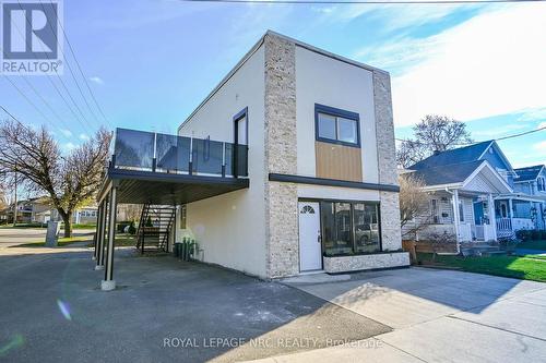 60 Margery Road, Welland (768 - Welland Downtown), ON - Outdoor With Balcony With Facade