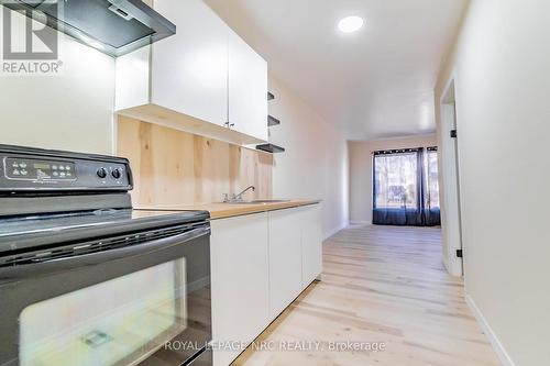 60 Margery Road, Welland (768 - Welland Downtown), ON - Indoor Photo Showing Kitchen