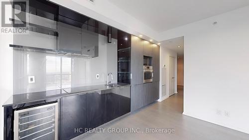 5206 - 70 Temperance Street, Toronto, ON - Indoor Photo Showing Kitchen