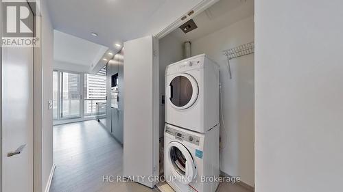 5206 - 70 Temperance Street, Toronto, ON - Indoor Photo Showing Laundry Room