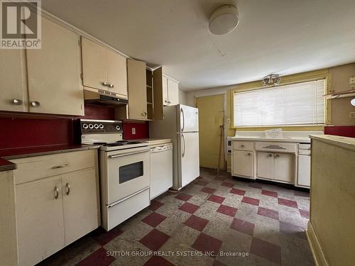 263 Glebemount Avenue, Toronto, ON - Indoor Photo Showing Kitchen