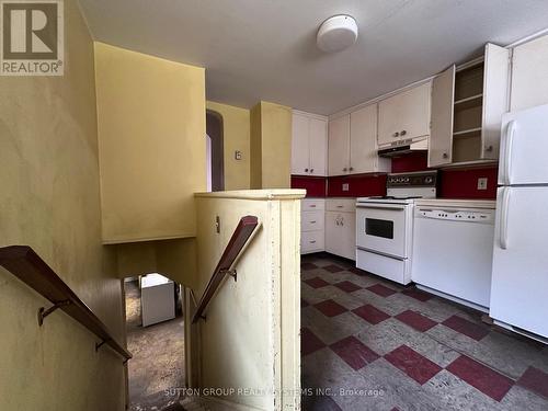 263 Glebemount Avenue, Toronto, ON - Indoor Photo Showing Kitchen