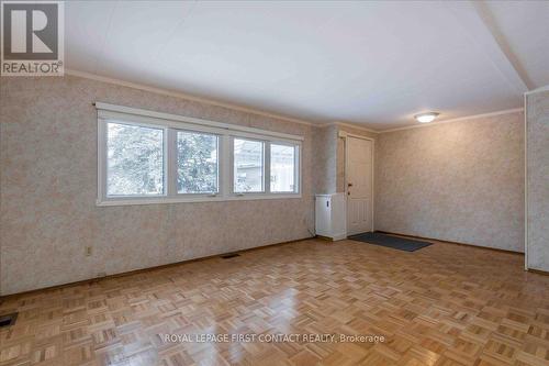 15 Flora Drive, Innisfil, ON - Indoor Photo Showing Other Room