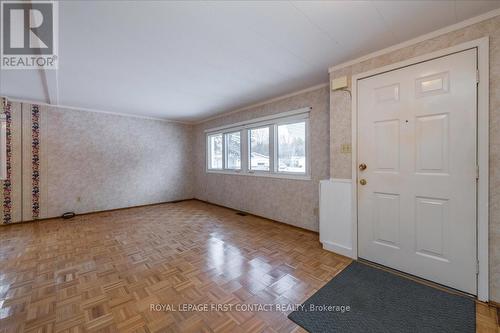 15 Flora Drive, Innisfil, ON - Indoor Photo Showing Other Room