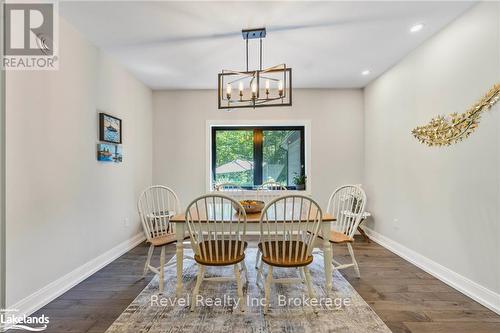 704 Rue Lafontaine Road, Tiny, ON - Indoor Photo Showing Dining Room