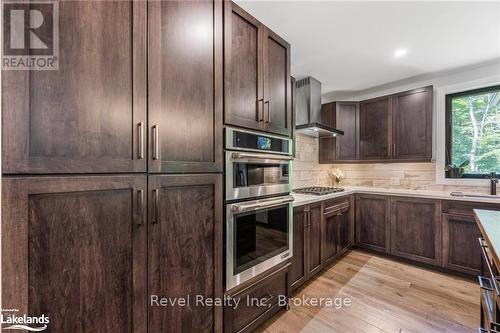 704 Rue Lafontaine Road, Tiny, ON - Indoor Photo Showing Kitchen With Upgraded Kitchen