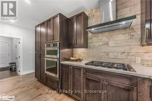 704 Rue Lafontaine Road, Tiny, ON - Indoor Photo Showing Kitchen