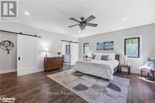 704 Rue Lafontaine Road, Tiny, ON - Indoor Photo Showing Bedroom