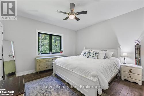 704 Rue Lafontaine Road, Tiny, ON - Indoor Photo Showing Bedroom