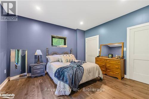 704 Rue Lafontaine Road, Tiny, ON - Indoor Photo Showing Bedroom