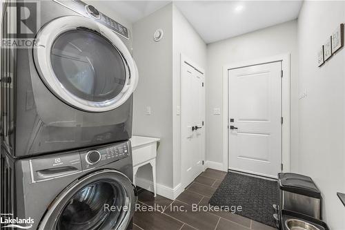 704 Rue Lafontaine Road, Tiny, ON - Indoor Photo Showing Laundry Room