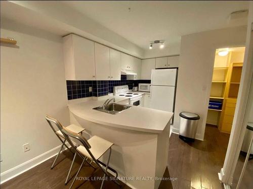 140-415 Jarvis St, Toronto, ON - Indoor Photo Showing Kitchen