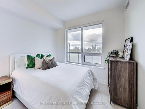 517-7 Kenaston Gdns, Toronto, ON - Indoor Photo Showing Bedroom