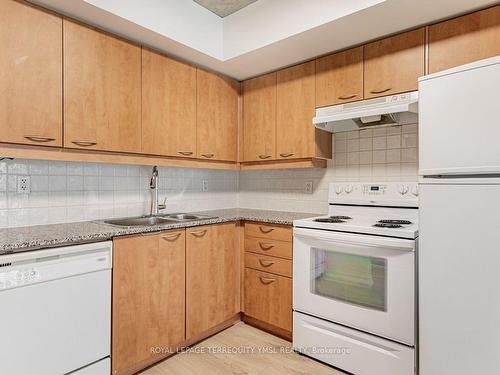 804-22 Wellesley St E, Toronto, ON - Indoor Photo Showing Kitchen With Double Sink