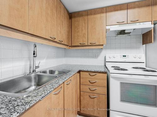 804-22 Wellesley St E, Toronto, ON - Indoor Photo Showing Kitchen With Double Sink