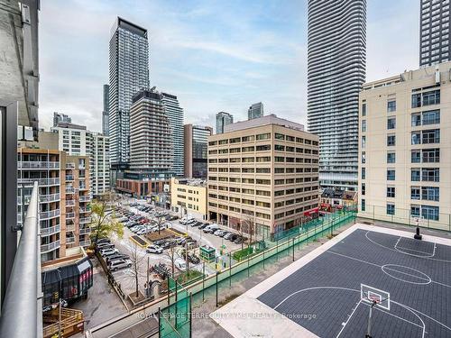 804-22 Wellesley St E, Toronto, ON - Outdoor With Facade