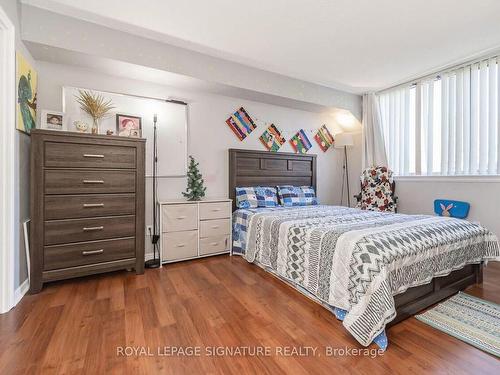 106-1001 Cedarglen Gate, Mississauga, ON - Indoor Photo Showing Bedroom