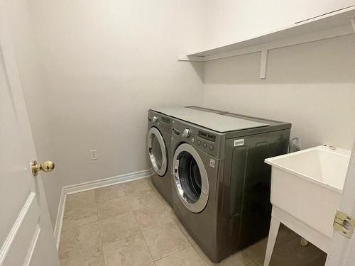 19 Kirkhaven Way, Brampton, ON - Indoor Photo Showing Laundry Room