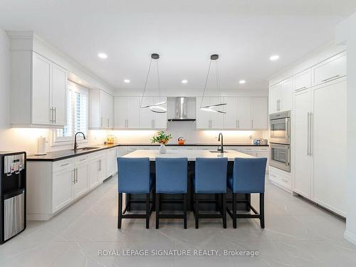 127 Court Dr, Brant, ON - Indoor Photo Showing Kitchen With Upgraded Kitchen