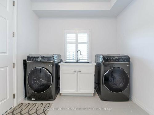 127 Court Dr, Brant, ON - Indoor Photo Showing Laundry Room