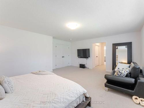 127 Court Dr, Brant, ON - Indoor Photo Showing Bedroom