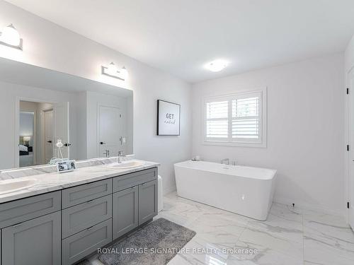 127 Court Dr, Brant, ON - Indoor Photo Showing Bathroom