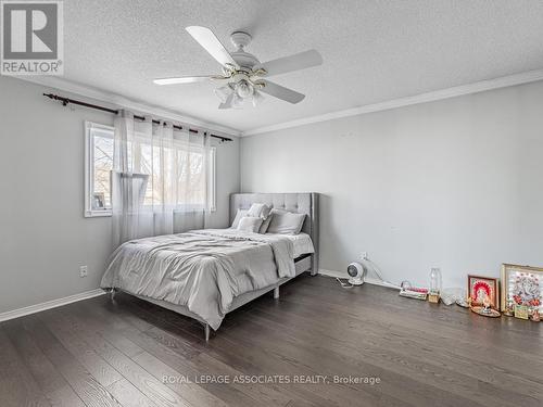 5439 Razor Bill Court, Mississauga, ON - Indoor Photo Showing Bedroom