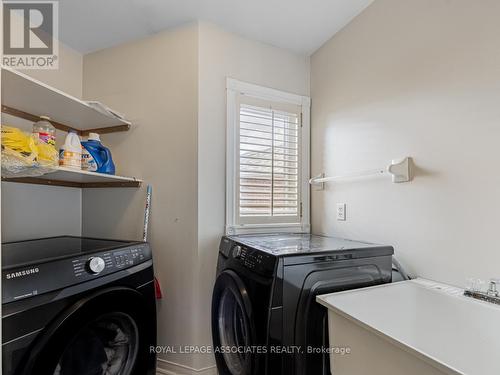 5439 Razor Bill Court, Mississauga, ON - Indoor Photo Showing Laundry Room