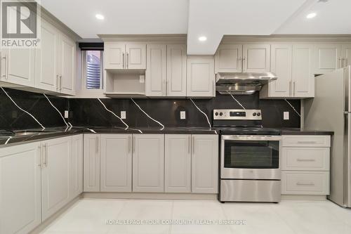 Lower - 5952 Grossbeak Drive, Mississauga, ON - Indoor Photo Showing Kitchen