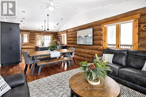 225 St Arnaud Street, Grey Highlands, ON - Indoor Photo Showing Living Room