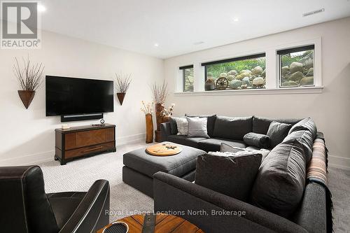 153 Georgian Bay Lane, Blue Mountains (Blue Mountain Resort Area), ON - Indoor Photo Showing Living Room