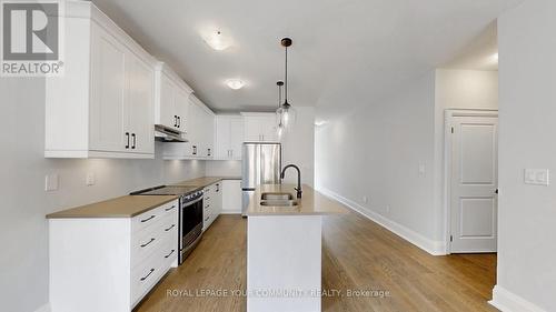 518 Bayport Boulevard, Midland, ON - Indoor Photo Showing Kitchen With Upgraded Kitchen