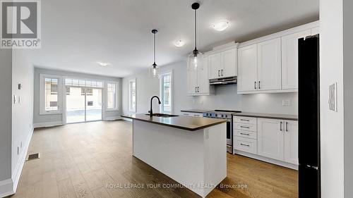 518 Bayport Boulevard, Midland, ON - Indoor Photo Showing Kitchen With Upgraded Kitchen