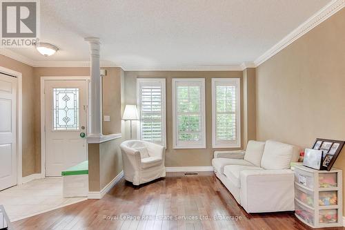 455 Postridge Drive, Oakville (1018 - Wc Wedgewood Creek), ON - Indoor Photo Showing Living Room