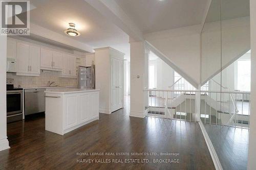 390 Huron Street, Toronto, ON - Indoor Photo Showing Kitchen