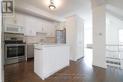 390 Huron Street, Toronto, ON - Indoor Photo Showing Kitchen