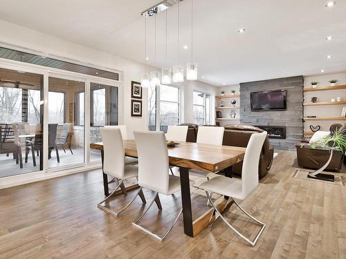 Dining room - 1720 Rue De Moncours, Chambly, QC - Indoor Photo Showing Dining Room With Fireplace